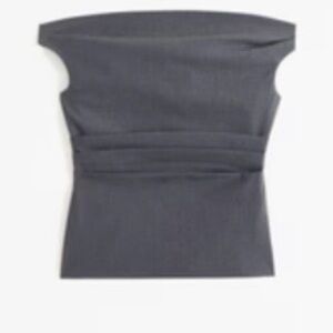 Off-The-Shoulder
Tailored Drapey Top